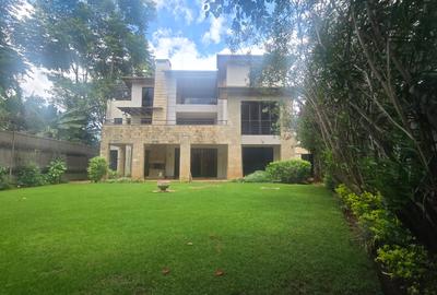 5 Bed House with En Suite in Lavington