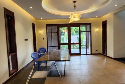 4 Bed House with En Suite in Runda