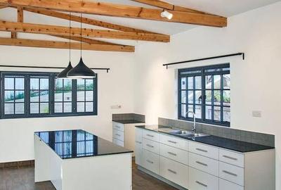 3 Bed House with En Suite in Kitisuru