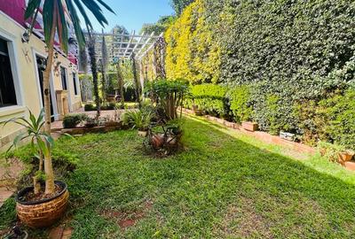 5 Bed Townhouse with En Suite in Lavington