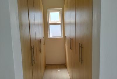 3 Bed Apartment with En Suite in Westlands Area - 4