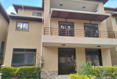 5 Bed Townhouse with En Suite in Lavington - 4