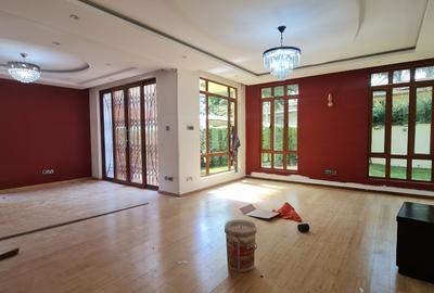 4 Bed Townhouse with En Suite at Lavington - 4