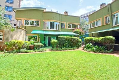 4 Bed Townhouse with En Suite at Riverside Drive - 2