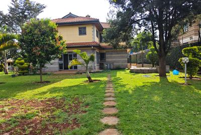 5 Bed House with En Suite in Runda