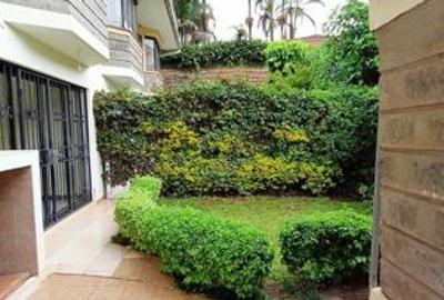 4 Bed Townhouse with En Suite at Grevellea - 2
