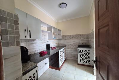 4 Bed House with En Suite in Thome - 4