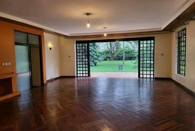 4 Bed House with En Suite at Loresho Crescent - 2