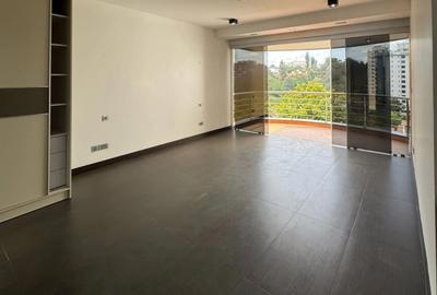 3 Bed Apartment with En Suite in Riverside - 4