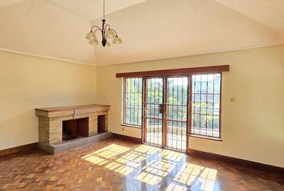 5 Bed Townhouse with En Suite in Runda - 2