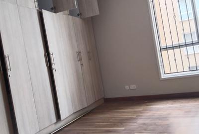 3 Bed Apartment with En Suite in Riverside - 4