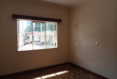 Commercial Property with Parking in Kilimani - 3
