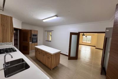 Serviced 3 Bed Apartment with En Suite in Lavington - 2