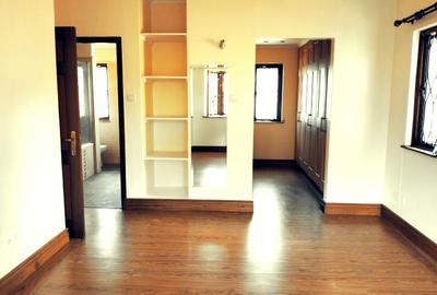 4 Bed House with En Suite in Gigiri - 3