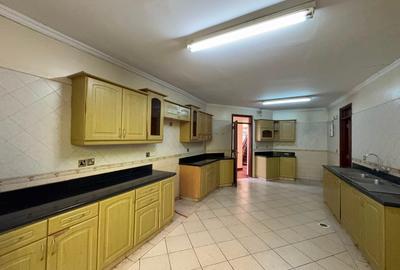 4 Bed Townhouse with En Suite in Kitisuru - 3