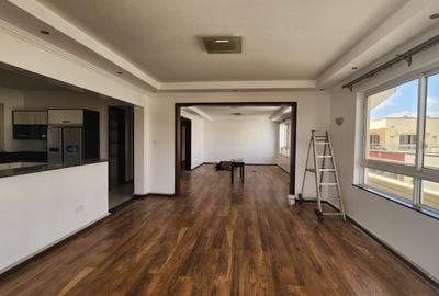 3 Bed Apartment with En Suite at Brookside - 2