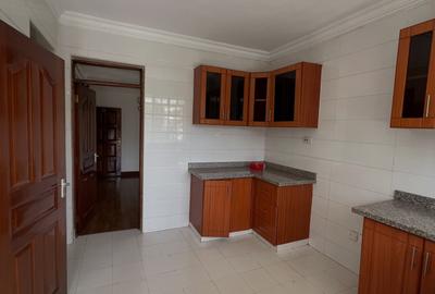 3 Bed Apartment with En Suite at Hatheru Road - 3