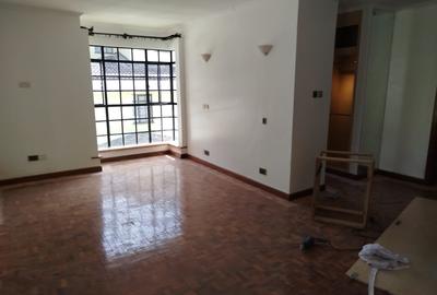 5 Bed House with En Suite in Lavington - 3