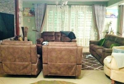 4 Bed Apartment with En Suite in Parklands - 3