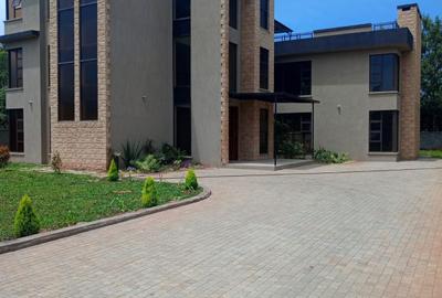 6 Bed Townhouse with En Suite in Karen - 2