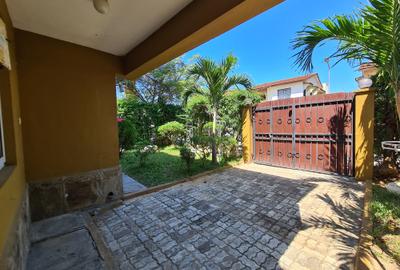 4 Bed Villa with En Suite in Nyali Area