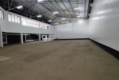 10,500 ft² Warehouse in Industrial Area