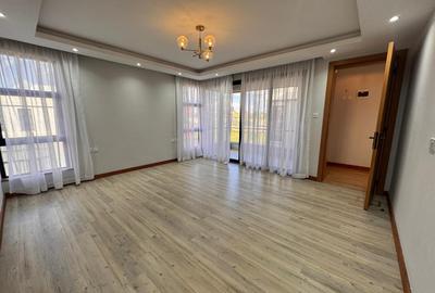 4 Bed Villa with En Suite in Membley - 3