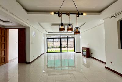 5 Bed Townhouse with En Suite in Lavington