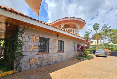 5 Bed House with En Suite in Runda