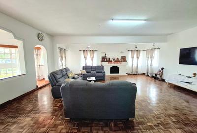 6 Bed House at Ridgeways Drive - 4