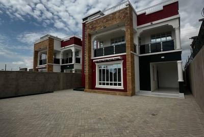 4 Bed Townhouse with En Suite in Kitengela