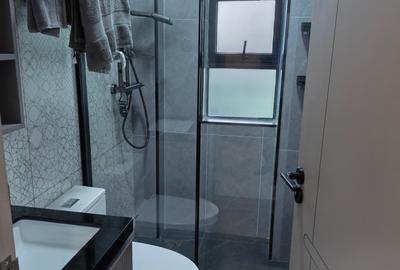 1 Bed Apartment with En Suite at Off Parklands Road - 4