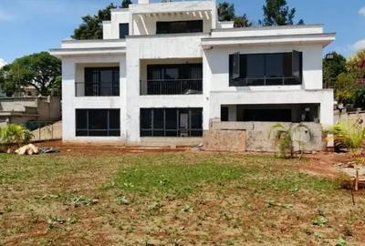 5 Bed Villa with En Suite at Off Kyuna Rd