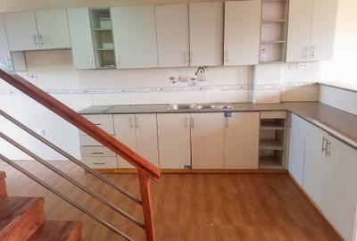 3 Bed Apartment with En Suite at Thindigua