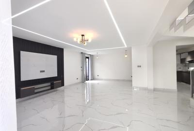 5 Bed Townhouse with En Suite at Mugutha - 2