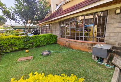 5 Bed Townhouse with En Suite at Lavington - 2