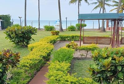 2 Bed Villa with En Suite at 3 Rd Avanue