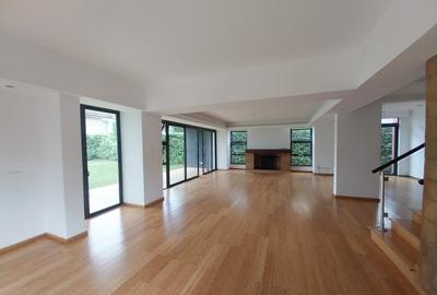 4 Bed House with Garden in Garden Estate - 2