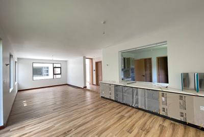 6 Bed Villa with En Suite in Lavington - 2