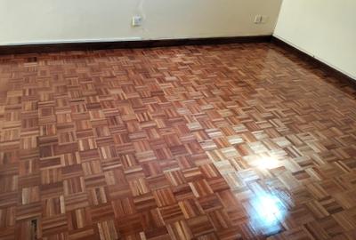5 Bed Townhouse with En Suite in Lavington - 4