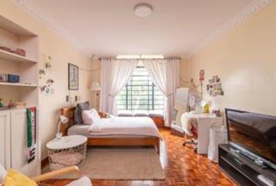 5 Bed Townhouse with En Suite at Rosslyn Garden