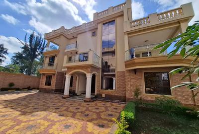 5 Bed Townhouse with En Suite in Lavington