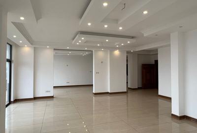 4 Bed Apartment with En Suite in General Mathenge