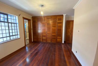 4 Bed Townhouse with En Suite in Spring Valley