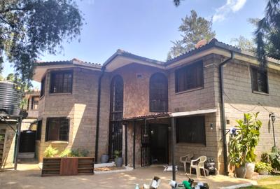 5 Bed Townhouse with En Suite in Lavington