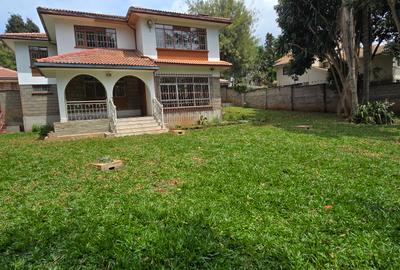 5 Bed House with En Suite at Mimosa Drive - 2