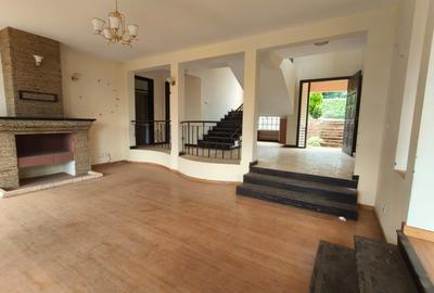 5 Bed Townhouse with En Suite in Karen - 2