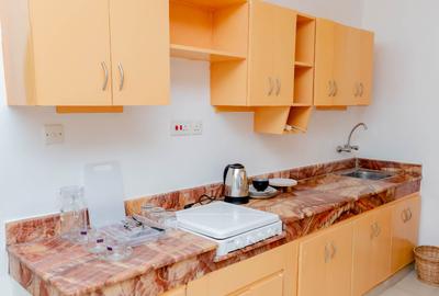 Serviced 1 Bed Apartment with En Suite at First Avenue Off Links Road