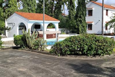 4 Bed Villa with En Suite at Nyali Mombasa - 4