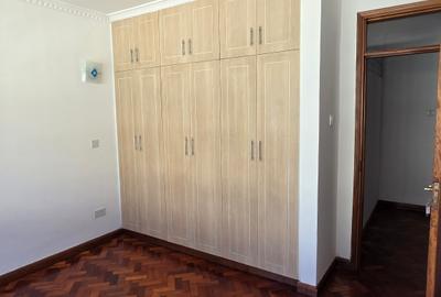 3 Bed Apartment with En Suite at Mbaazi Lane - 4